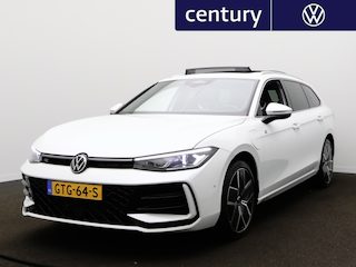 Volkswagen Passat Variant 1.5 eHybrid R-Line Edition | Panodak | Zwenkbare Trekhaak | Camera | Navi | ACC | Massage |