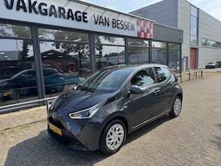 Toyota Aygo 1.0 VVT-i x-play AIRCO-CAMERA-5DRS