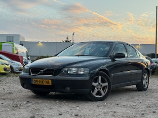 Volvo S60 2.4/ RIJDT PERFECT/ MOTOR GOED