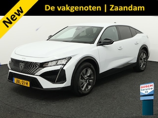 Peugeot 408 1.6 HYbrid Allure 180 EAT8 Apple Carplay/Android Auto,  Cruise control adaptief, Vision pakket, Keyless entry, Parkeersensor voor/achter Een modern design met luxe en comfort. Dankzij het ruime interieur en de efficiënte hybride aandrijflijn is deze auto ideaal voor zowel dagelijkse ritten als lange afstanden. Met zijn rijke u