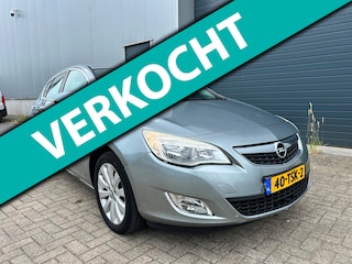 Opel Astra 1.4i Turbo Cosmo NAVI CLIMA NAP PDC