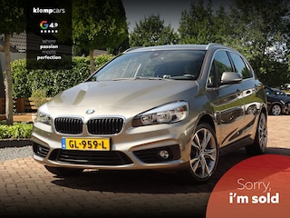 BMW 2-serie Tourer 220i Sport | Carplay | Trekhk Afn. | Or.NL-auto! Topstaat! | NAP