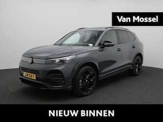Volkswagen Tiguan 1.5 eHybrid R-Line Edition 204 PK| Origineel Nederlands | Trekhaak | Panoramadak | 360 Camera | Achterklep Elektrisch | LED Matrix | 20 Inch Velgen