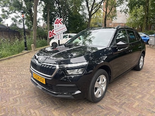 Skoda Kamiq 1.0 TSI Sport Business. vele Opties. Wij zijn altijd de goedkoopste met de beste Vakgarage BOVAG service.