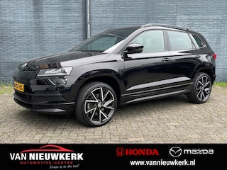 Skoda Karoq 1.5 TSI Automaat 150pk Sportline Business | Trekhaak 1500KG | Navi & Carplay | Digitaal Dashboard | Stoelverwarming | LED | Climatecontrol | Parkeerca