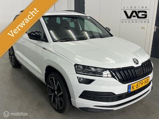 Skoda Karoq 1.5 TSI Sportline Automaat Trekhaak Canton Camera LED