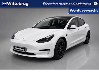 Tesla Model 3 Standard RWD Plus 60 kWh / Pano / Autopilot / 360 Camera / Lichtmetaal 18 inch / Stoel+stuurverwarming /