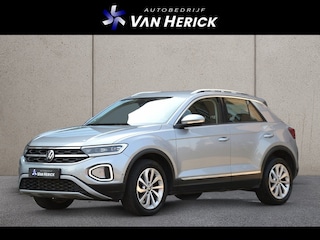 Volkswagen T-Roc 1.5 TSI Style 150PK Automaat | ACC | Trekhaak | Keyless | Winterpakket