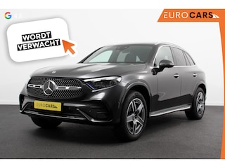 Mercedes-Benz GLC 400e 4MATIC AMG Line PHEV  Navigatie Panorama dak Lederen bekleding Camera Electrisch bedienbare achterklep Trekhaak Adaptive cruise control