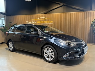 Toyota Auris Touring Sports 1.8 Hybrid Executive panoramadak | Automaat | Camera