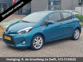 Toyota Yaris 1.5 Full Hybrid Dynamic | Navigatie | Stoelverwarming | Leder | Parkeersensoren | Camera |