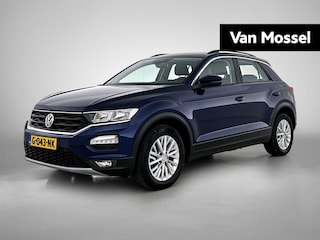 Volkswagen T-Roc 1.5 TSI Style | ACHTERUITRIJCAMERA | TREKHAAK | NAVIGATIE | APPLE CARPLAY / ANDROID AUTO | ALL SEASON BANDEN | CLIMATE CONTROL