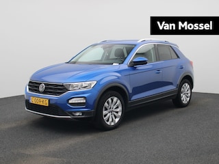 Volkswagen T-Roc 1.5 TSI Style Business 150 PK| Origineel Nederlands | 1e Eigenaar | Trekhaak | Navigatie | Stoelverwarming | Parkeersensoren | Digitale Cockpit Pro | Buitenspiegels Elektrisch Inklapbaar