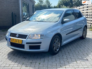 Fiat Stilo 1.8-16V Dynamic | lage km stand | nieuwe apk keuring | leuke nette auto !