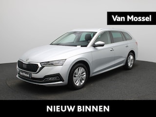 Skoda Octavia Combi 1.0 TSI Clever | Climate Control | Stoelverwarming | Sfeerverlichting | Parkeersensoren | Lichtmetalen Velgen |