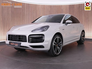 Porsche Cayenne 3.0 E-Hybrid |sportdesign|krijt|panoramadak|Bose|PASM|sportuitlaat|memory|Apple Carplay|blind spot|PDLS|360 camera|stoelverwarming|22" sport classic|