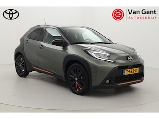Toyota Aygo 1.0 VVT-i S-CVT Limited | Stoelverwarming | LED | Adaptive Cruise | Apple Carplay / Android Auto | Keyless | Parkeersensoren voor/achter | Clima | Camera | 18 inch