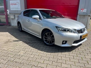 Lexus CT 200h F-Sport Line Automaat / Elektr. memo stoel / Leder / DAB / Xenon / 17" / Keyless / Camera / Dealer onderhouden