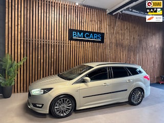 Ford Focus Wagon 1.5 ST-Line Navigatie, Trekhaak,Dealer Onderhoud