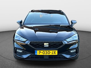 Seat Leon Sportstourer 1.0 eTSI FR Business Intense | Black optik | "Dynamic" velge Stationwagen | Automaat | Zijruitomlijsting uitgevoerd in hoogglans zwart | Zwart | Velgen 'Performance', 18 inch lichtmetaal