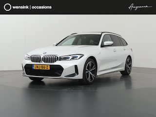 BMW 3-serie Touring 330e M-Sport | SOH 96,1% | Panoramadak | Elek. Sportstoelen met Geheugen | HUD | Camera | Apple Carplay/Android Auto | Adaptieve Cruise Control | Comfort Pakket | M-Sport Pro | Curved Display |