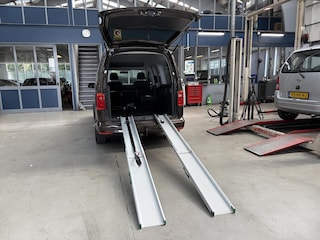 Volkswagen Caddy 1.4 TSI Automaat 125pk Trendline | Oprijplanken + Lier | Airco | Cruise control | Bullbar + Sidebars | NAP | Rijklaar prijs!