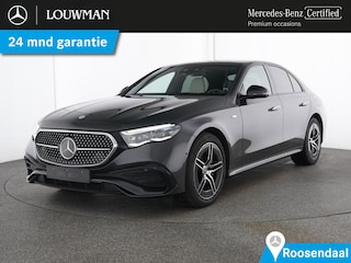 Mercedes-Benz E-klasse 300 e AMG Nightpakket Plug-In Hybride | Machiatobeige Int. | Panoramadak | Trekhaak | Rijassistentie Pack | Stuur en Stoelverwarming | Inclusief 24 maanden Mercedes-Benz Certified garantie voor Europa.