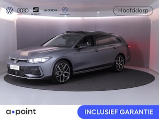 Volkswagen Passat Variant 1.5 eHybrid R-Line Edition 272 pk Automaat (DSG) | Verlengde garantie | Navigatie | Panoramadak | Trekhaak (wegklapbaar) | Parkeersensoren (Park assist) | Rondomzicht camera | Head-up display | Black Style pakket | R-Line |