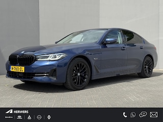 BMW 520e High Executive / Elektrische stoelen & geheugen / Stuur- en stoelverwarming / Apple Carplay Android / 18" LM wielen / wit Leer / EAER 52 km