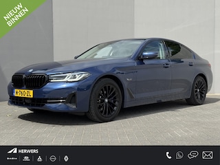 BMW 520e High Executive / Elektrische stoelen & geheugen / Stuur- en stoelverwarming / Apple Carplay Android / 18" LM wielen / wit Leer / EAER 52 km