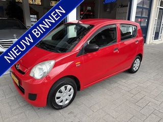 Daihatsu Cuore 1.0 Trend NIEUWE APK 8/2027 NAP/NW APK 08-2027/5 DEURS