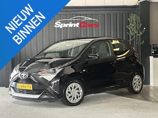 Toyota Aygo 1.0 VVT-i x-play | Achteruitrijcamera | Carplay | Airco | Cruise Control | Hill Hold Functie |