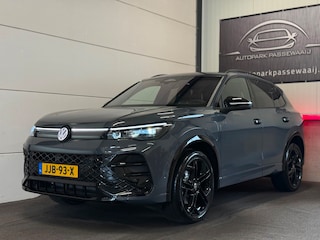 Volkswagen Tiguan 1.5 eHybrid R-Line Edition Pano, ACC, IQ, Apple Carplay, Massage, Stoelverwarming, Sfeerverlichting, Airco