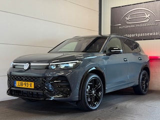 Volkswagen Tiguan 1.5 eHybrid R-Line Edition Pano, ACC, IQ, Apple Carplay, Massage, Stoelverwarming, Sfeerverlichting, Airco