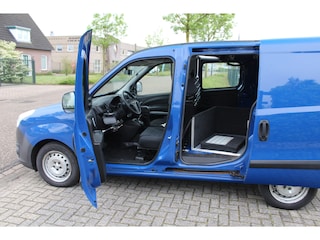 Opel Combo 1.6 CDTi 90PK E5 Rolstoelauto zelfrijder Spacedrive ministuur B&S ombouw