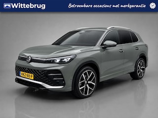Volkswagen Tiguan 1.5 eTSI R-Line Business / Pano / 360 Camara / Harman-kardon / Head-up / Zwenkhaak / Dodehoek herkenning /