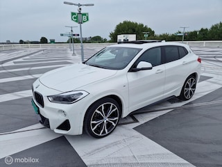 BMW X2 sDrive20i High Executive Edition Pano schuifdak Head-Up Alcantara Dealer onderhouden