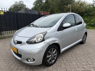 Toyota Aygo 1.0-12V Dynamic Navigator 5 Drs Airco/LMV