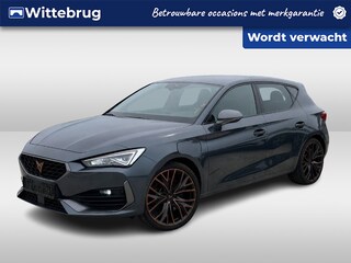 Cupra Leon 1.4 e-Hybrid 245PK VZ Performance / Supersport Stuur / Achteruitrijcamera / Stuur + Stoelverwarming / Full-LED / Dodehoek Sensor