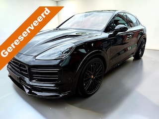 Porsche Cayenne 4.0 Turbo 405kW/550pk Tiptronic S Techart! PANODAMADAK + LUCHTVERING + SPORT DESIGN + RSE + STUURVERWARMING + 18-WEG STOELEN + 4-WIELSTURING + PSCB REMSYSTEEM + STOELVERWARMING V&A + KEYLESS + SOFTCLOSE + PDLS PLUS + SPORTUITLAAT + 22" LM-VELGEN!!