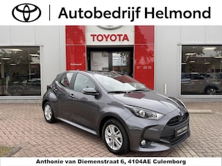 Toyota Yaris 1.5 Hybrid 115 Business
