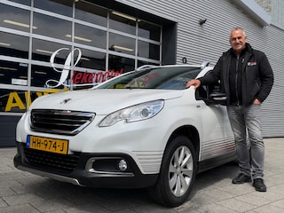 Peugeot 2008 1.2 PureTech Urban Cross - Navigatie I Airco I Comfort pakket I Trekhaak