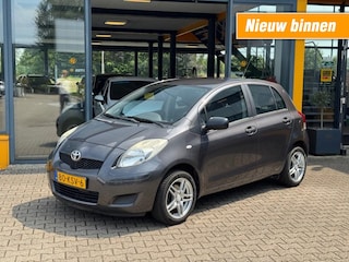Toyota Yaris 1.0 VVTi Acces - airco - all season