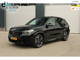 BMW iX1 XDrive30 Launch Edition 67 kWh M-Sport Pano Carplay Head-Up Harman Kardon