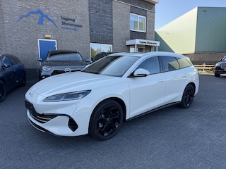 BYD Seal 6 Touring 1.5 DM-i Comfort // SCHUIFKANTELDAK // 1.350 km (WLTP) // NIEUWE AUTO //