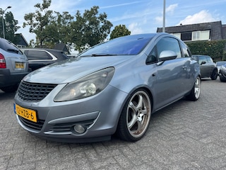 Opel Corsa 1.4-16V Sport,Apk 26/4/27,Cruise,Dubbele uitlaat,Nap