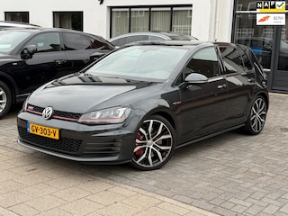 Volkswagen Golf 2.0 TSI GTI Performance, Stoelverwarming,Panoramadak,Stoelverwarming,19 Inch.L.M.Velgen