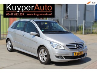 Mercedes-Benz B-klasse 200 AUTOMAAT PARKEERSENSOREN NAVI CLIMA TREKHAAK