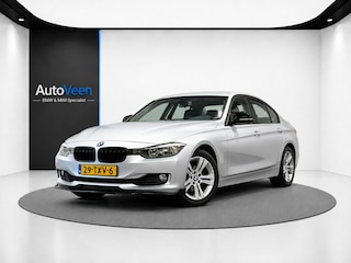 BMW 320i High Executive (GROOT NAVI, H&K AUDIO, STOELVERWARMING, CRUISE)