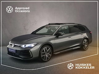 Volkswagen Passat Variant R-Line Edition 1.5 TSI eHybrid 272pk DSG Automaat Trekhaak, 360 camera, Panoramadak, Adaptive cruise control, Black Style, Achteruitrijcamera